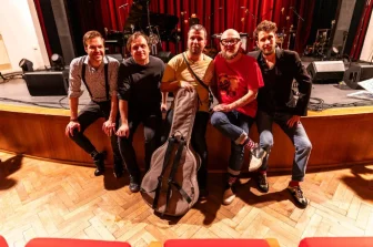 V rámci Dnů Kralup 2026 se pod Masarykovým mostem představí skupina POLETÍME?